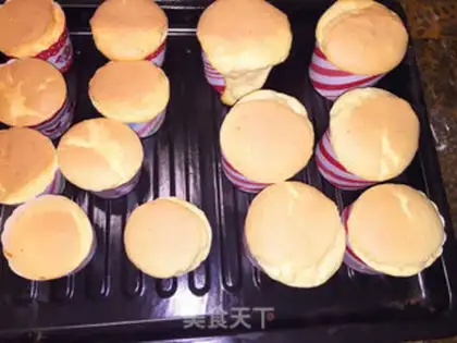 Make Strawberry cupcakes step 5