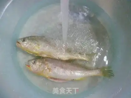 Make Fried yellowfish step 1