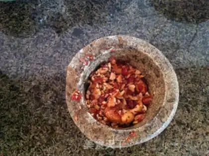Make Peanut sesame sauce spinach step 1