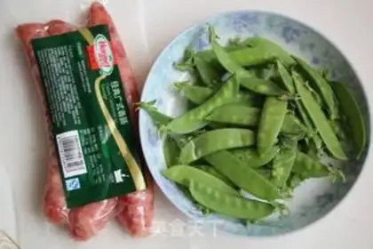 Make Sausage fried Dutch beans step 0