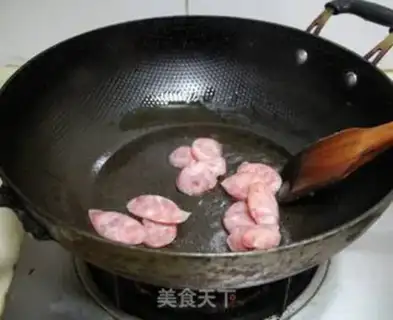 Make Sausage fried Dutch beans step 2