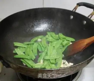 Make Sausage fried Dutch beans step 4
