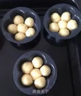Make Mini-flower burger step 4
