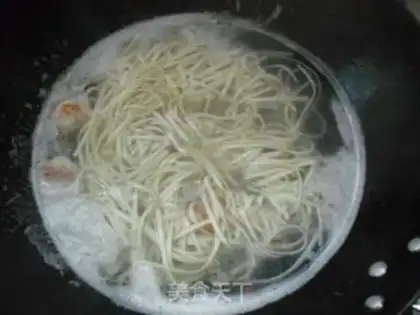 Make Shrimp noodles step 4
