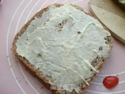 Make Tuna sandwich step 6