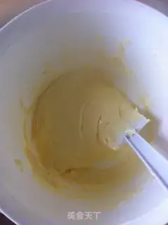 Make Little yolk cookies step 2