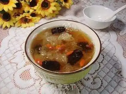 Make A silver spoon with red dates step 7