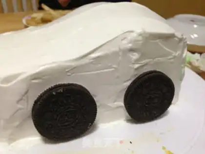 Make Car cake step 9