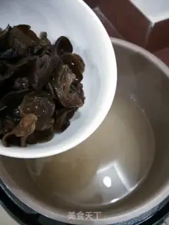 Make Seafood, black wood, corn, rice step 3