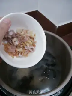Make Seafood, black wood, corn, rice step 4