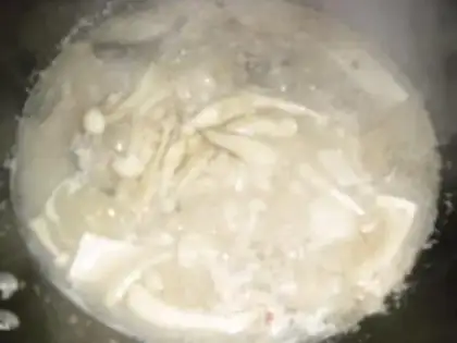 Make Tofu black fish soup step 5