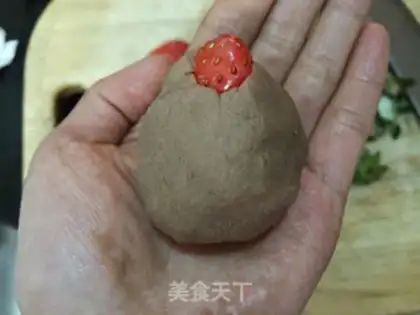 Make Snowman Strawberry Dafu step 5