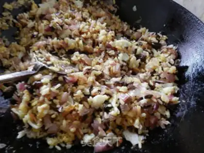Make Gold egg fried rice buns step 15