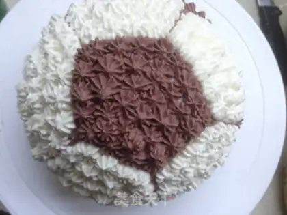 Make Football cake step 6