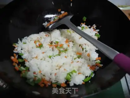 Make Pineapple rice step 4