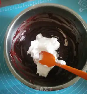 Make Red velvet cupcakes step 6