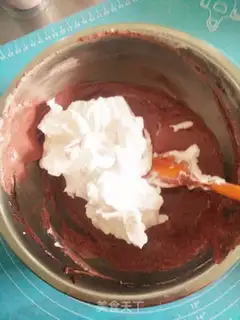 Make Red velvet cupcakes step 7