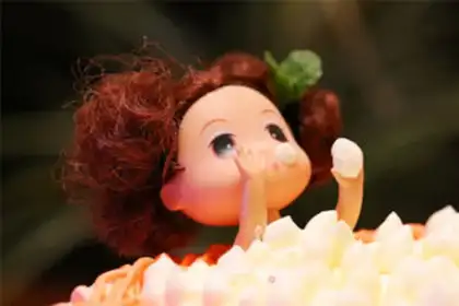 Make Bath doll cake step 13