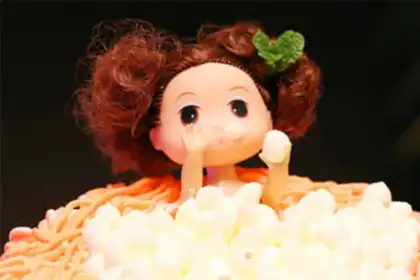Make Bath doll cake step 17