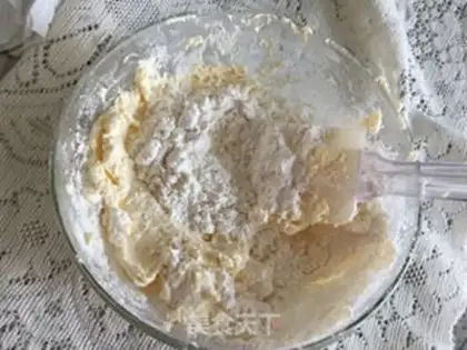 Make Little flower cookie step 3