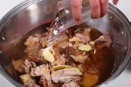Make Plum pepper chicken soup step 3