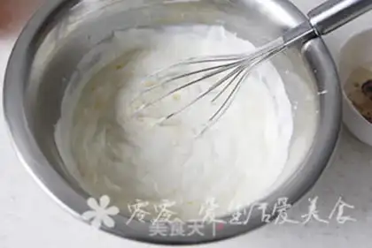 Make Mango yogurt mousse step 5