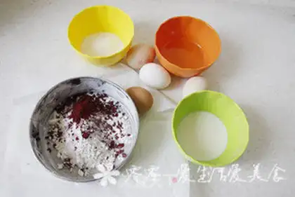 Make Red velvet cream cake step 0