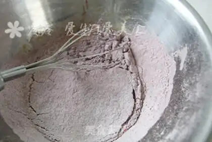 Make Red velvet cream cake step 3