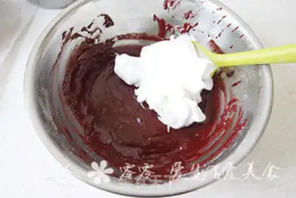 Make Red velvet cream cake step 6