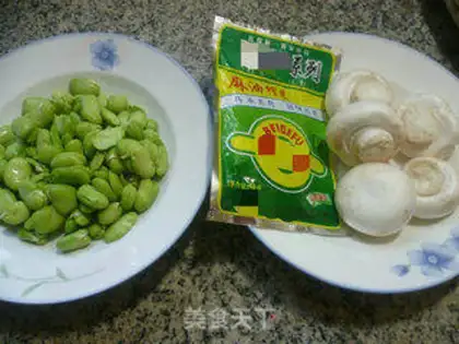 Make Squeeze mushrooms and fried beans step 0
