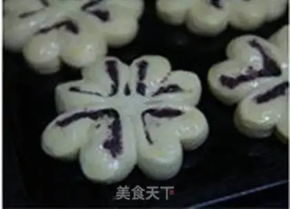 Make ♪ Four-leaf potato bread ♪ step 4