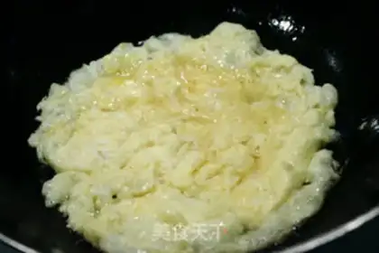 Make Golden fungus fried eggs step 2