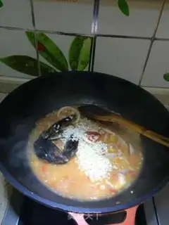Make Spanish seafood step 4