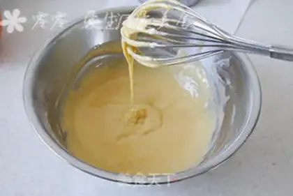 Make Swiss fruit cake roll step 1