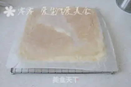 Make Swiss fruit cake roll step 7