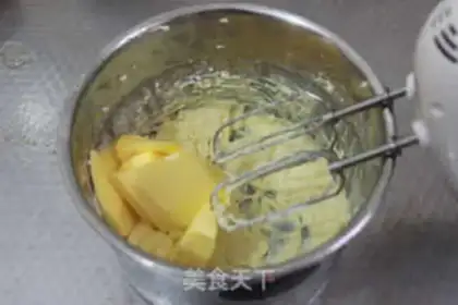 Make Orange rose cupcakes step 12
