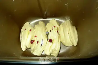 Make A thousand-storey cranberry dry toast step 12