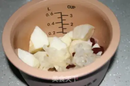 Make Cough-crazy plume of ice cream, silver ear soup step 2