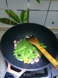 Make Bacon fried Dutch beans step 2