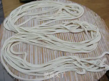 Make Scrambled his own spiral noodles step 0