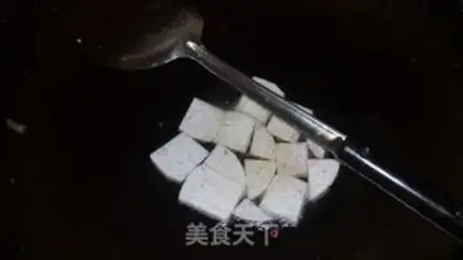Make The fragrance is on the wings step 1
