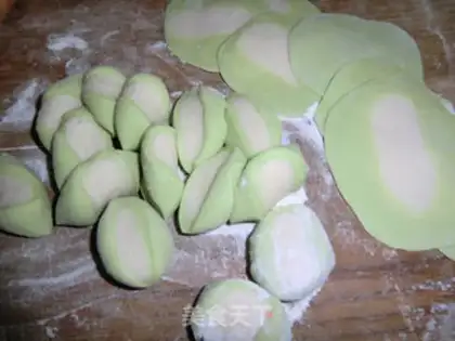 Make Emerald colored water dumplings step 3