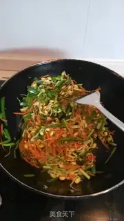 Make Hot noodles and veggies step 9