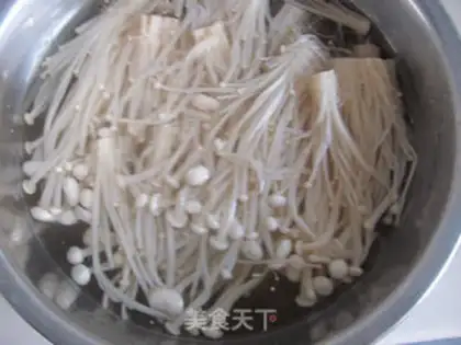 Make Red-oiled needle mushrooms step 3