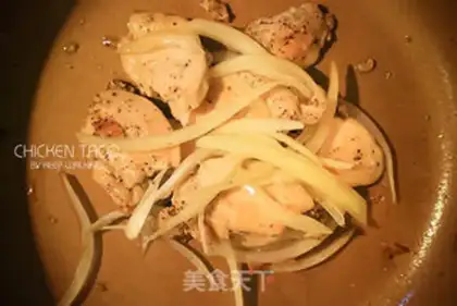 Make Mexican chicken burrito step 2