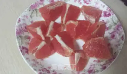Make Fresh grapefruit juice step 1