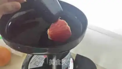 Make Fresh grapefruit juice step 2