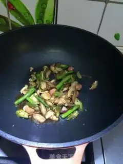 Make Burn the salmon with the vegetables step 4