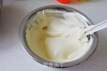 Make Double-colour tea cake rolls step 4