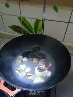 Make Spanish seafood step 2